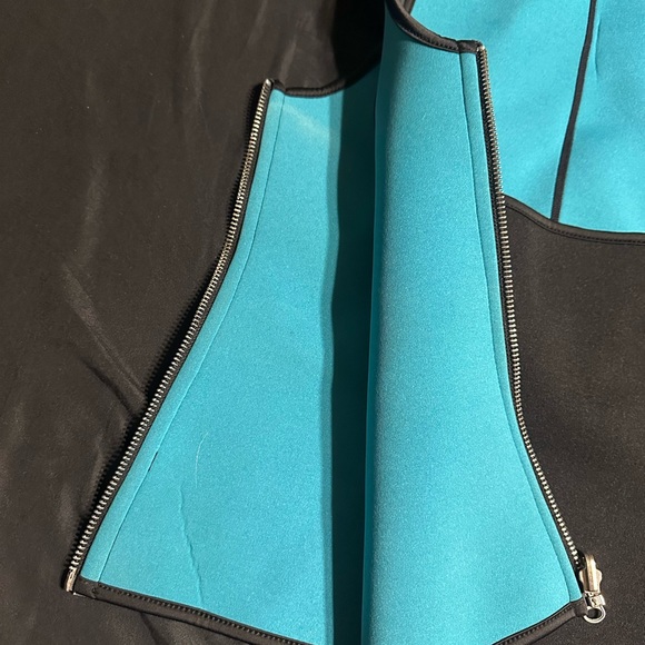 Side-Zip Compression Tank - Picture 3 of 4